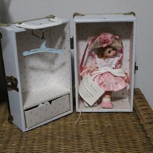 Madame Alexander Doll Club. Exclusive Limited Edition.  Vtg. 1996